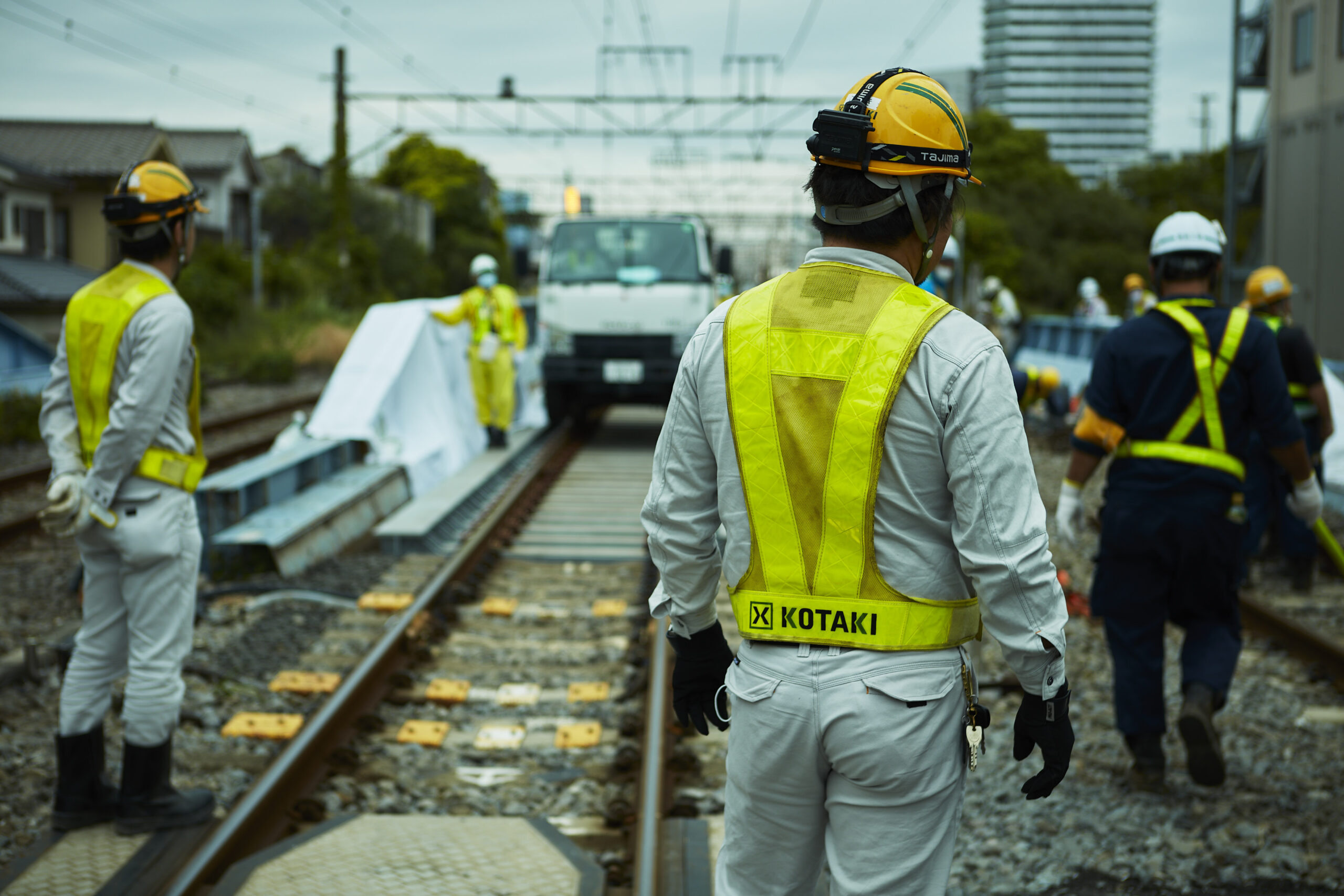 鉄道工事の先輩に聞く